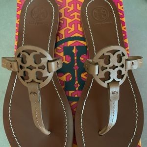 Tory Burch Gabriel Flat Thong, Royal Tan, new